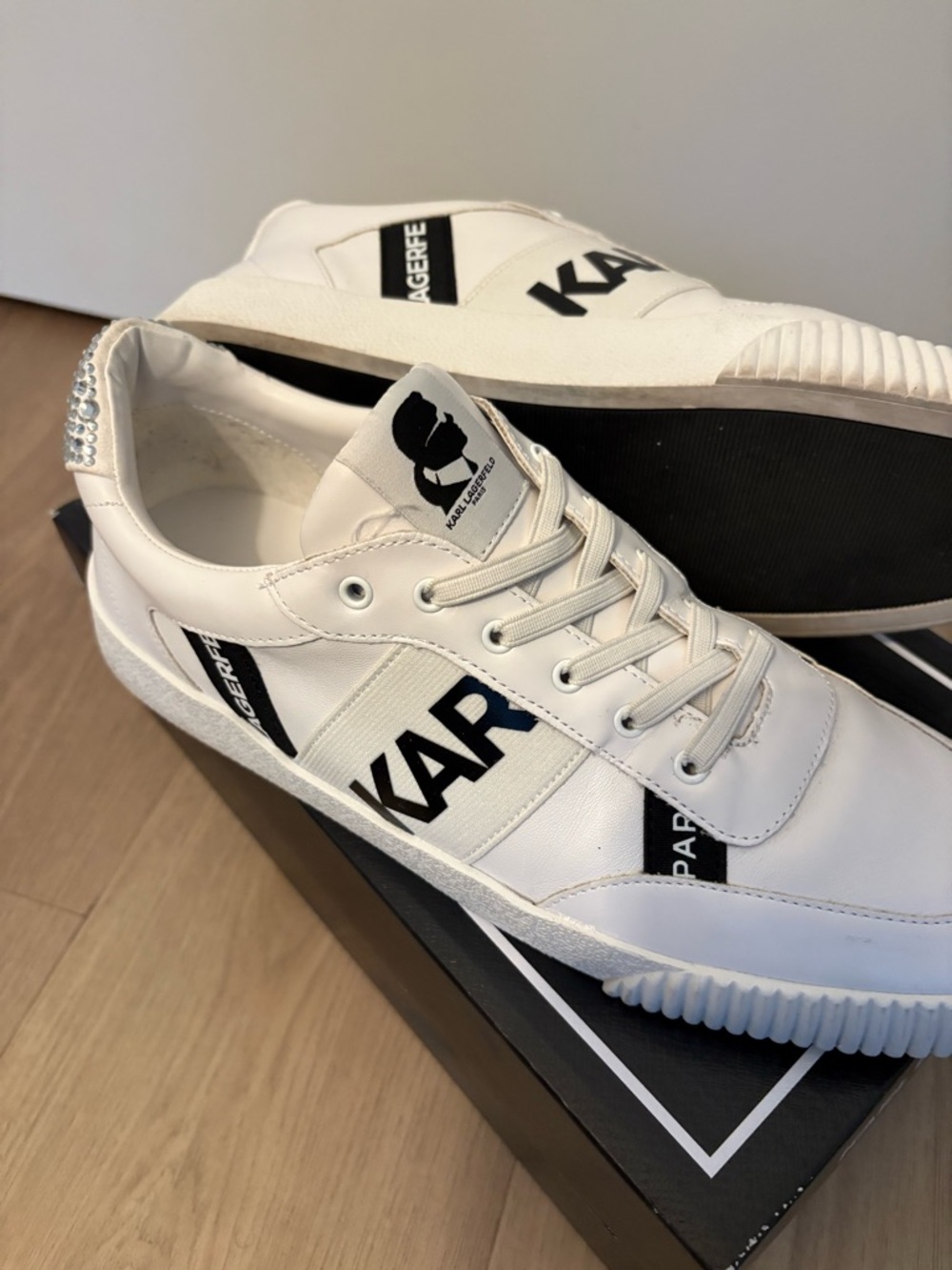 Karl Lagerfeld Paris White and Black Logo Low-Top Slip On Sneakers Size 11